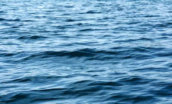 Голубые Тона Вода Умывается Поверхностью Фон — стоковое фото