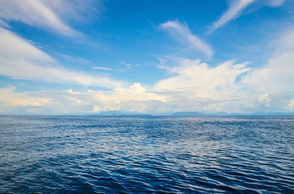 Синее Море Облака Побережье — стоковое фото