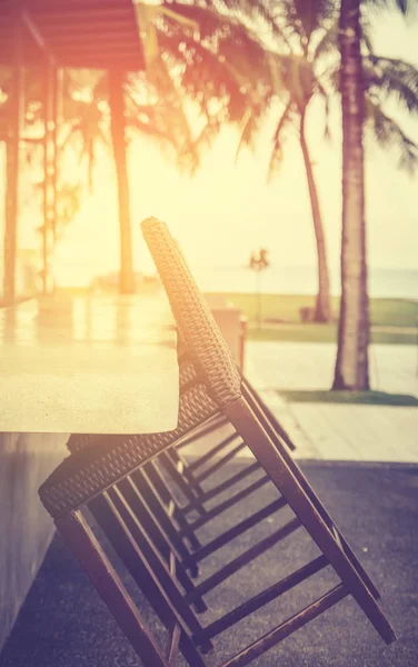 Chaise Intérieure Bois Dans Café Extérieur — Photo