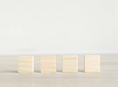Beyaz bir boş ahşap bloklar Satır