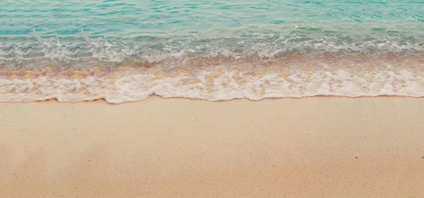 Sanfte Welle Des Blauen Ozeans Sandstrand Hintergrund — Stockfoto