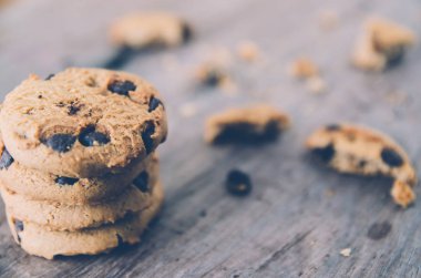  Çikolatalı kurabiye eski ahşap tablo