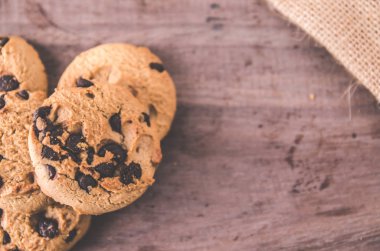  Çikolatalı kurabiye eski ahşap tablo