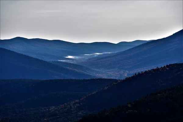 Landschaft Mit Blick Auf Die Ozark Berge Und Täler lizenzfreie Stockbilder