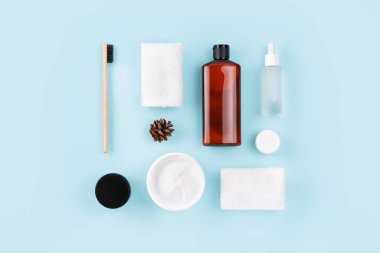 Mavi arka planda spa kompozisyonu. Sağlıklı yaşam düzeni