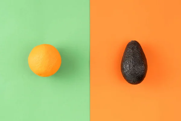 보가르도와 오렌지는 배경에 있습니다 디자인 창의적 건강에 음식은 최소한으로 줄이라 — 스톡 사진
