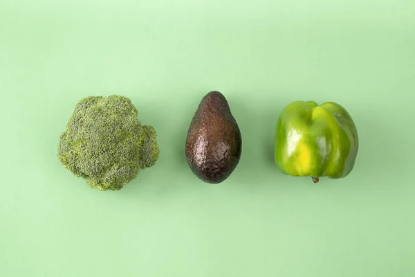 색 배경에 있는 신선 한 과일과 채소와 이야기를 나누라. 복사 공간, 편평 한 면 — 스톡 사진