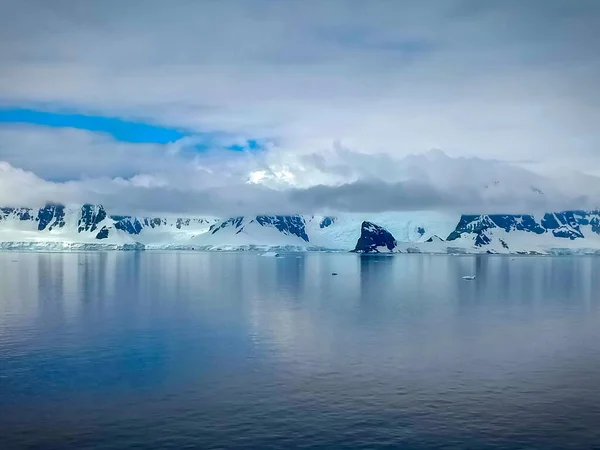 Montaña Cubierta Nieve Glaciar — Foto de Stock