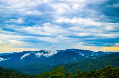 Güzel manzara Doi Khun Tan Ulusal Parkı Lamphun, Tayland