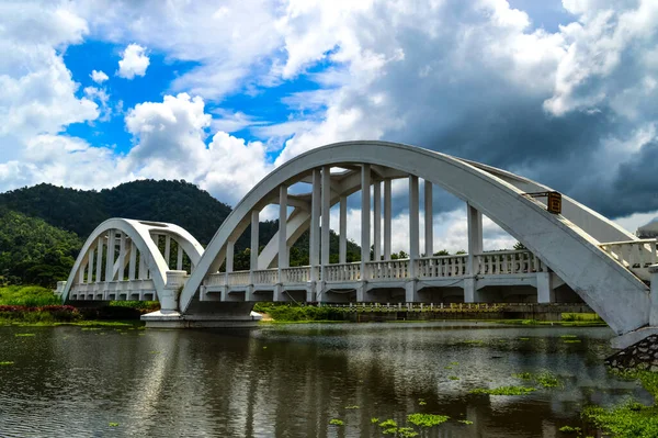 Красивый Вид Железной Дороги Мост Белый Бан Тха Chomphu Lamphun — стоковое фото