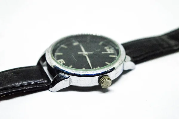 Reloj Pulsera Negro Sobre Fondo Blanco — Foto de Stock