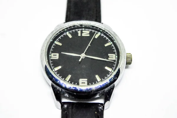 Reloj Pulsera Negro Sobre Fondo Blanco — Foto de Stock