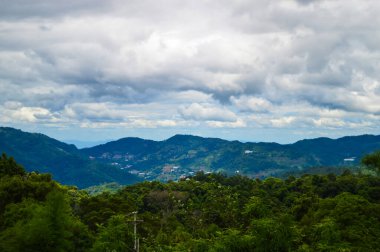 Mae Rim Bölgesi Chiang Mai Tayland 'da güzel manzara bulutları ve dağ