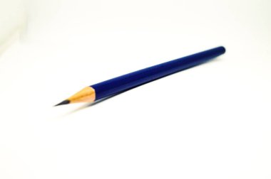 Kalem saf beyaz arkaplanda izole edildi