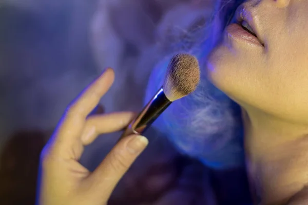 Girl Blue Wig Holds Makeup Brush Her Face — Stock Photo, Image