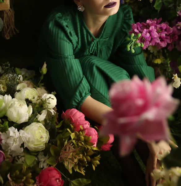 Girl Green Dress Sits Garden Flowers — Stock Photo, Image