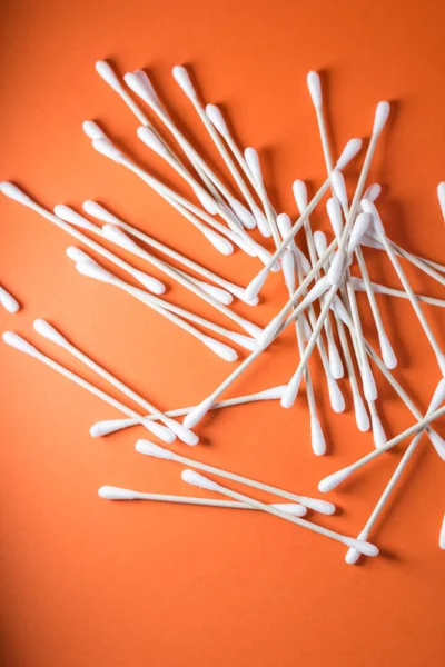 Cotton Swabs Orange Background — Stock Photo, Image