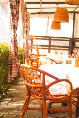 Hasır ahşap tarzı bir kafe.