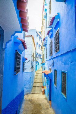 Şehrin güzel mavi medine caddesi Şef Chaouen, Fas, A
