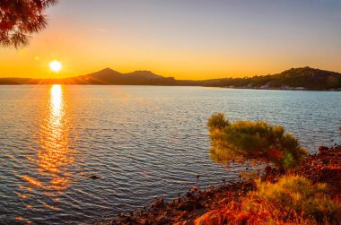 Ayvalik kenti yakınlarındaki güzel deniz manzarası