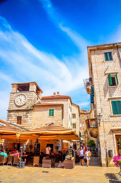 Güzel dar sokaklar eski şehrin Kotor, Karadağ.