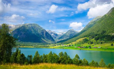 Sognefjord 'un panoramik manzarası, en güzel fiyortlardan biri. 