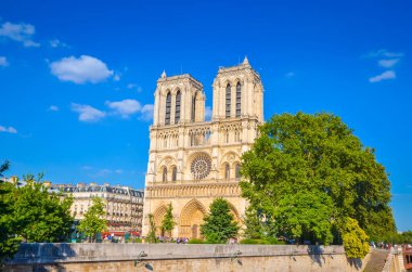 Paris, Fransa 'daki ünlü katedral Notre Dame de Paris. 