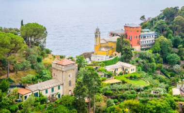 Güzel koyu renkli evlerin Portofino, Liguria, İtalya