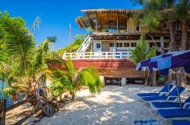 Ko Lan 'ın güzel tropik plajı, Pattaya, Thailan yakınlarında bir ada.