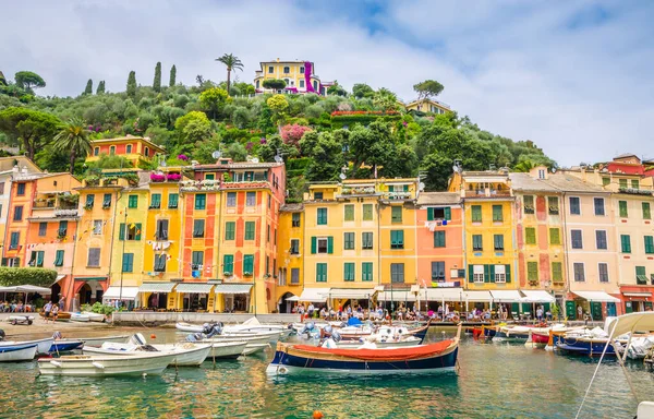 Güzel koyu renkli evlerin Portofino, Liguria, İtalya