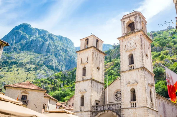 Güzel dar sokaklar eski şehrin Kotor, Karadağ.