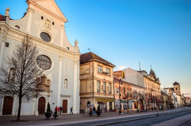 Kosice, Slovakya, Avrupa 'nın ana caddesinin mimarisi