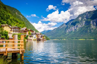 Hallstatt Köyü ve Alp Gölü 'nün muhteşem manzarası, Avusturyalı Al