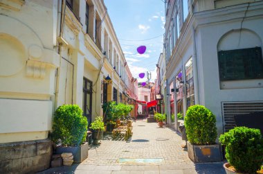 Eski Tiflis, Gürcistan 'ın tarihi merkezinin samimi sokakları