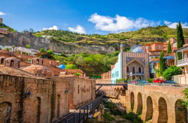Tiflis, Gürcistan 'ın tarihi merkezinde eski kükürt banyosu