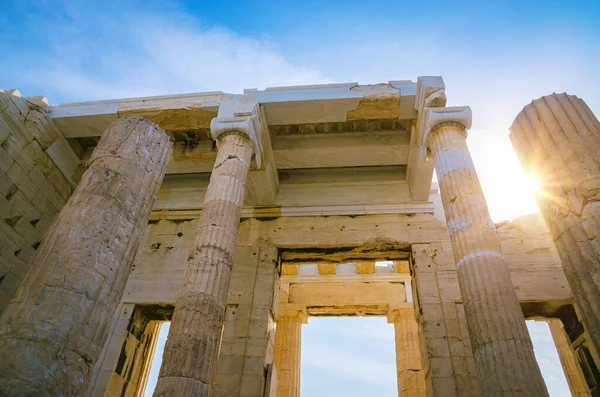 Akropolis, Atina 'nın ana girişi Propylaea' nın panoramik görüntüsü