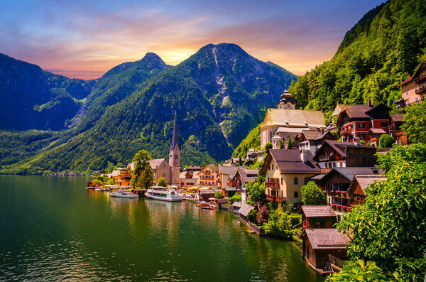 Fantastic sunset in Hallstatt village and alpine lake, Austrian 