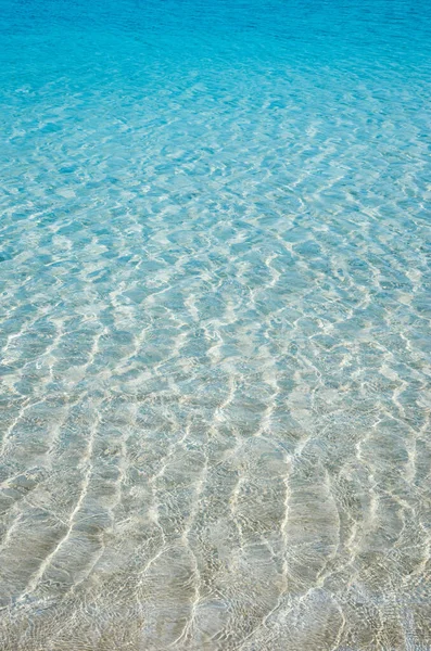 Kıbrıs Rum Kesimi 'nin Famagusta kenti yakınlarındaki vahşi sahilde güzel temiz su