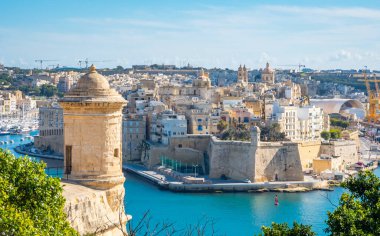 Birgu, Malta 'daki güzel mimarinin panoramik manzarası