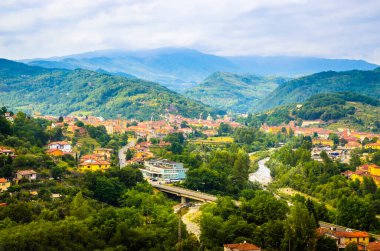 Apenin dağlarının yaz manzarası, İtalya