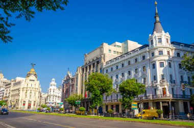 Madrid, İspanya 'da Calle de Alcala caddesi çok güzeldir. Mimari 