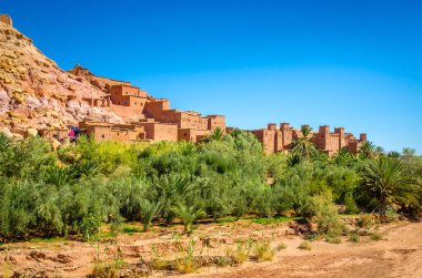 Kasbah Ait Ben Haddou Atlas Dağları yakınlarındaki çölde, Fas