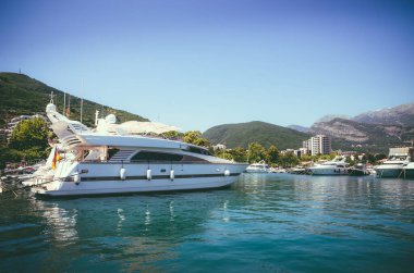 Karadağ 'ın eski Budva kentindeki liman