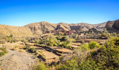 Atlas Dağları ile çöl yolu, Fas