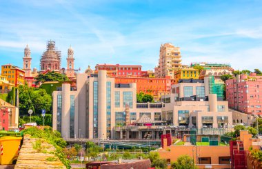Cenova 'nın güzel bir yaz gününde panoramik manzarası, Lig