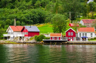 Sognefjord kıyısındaki küçük bir köy, en güzel köylerden biri.