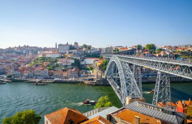 Köprünün güzel manzarası. Ponte dom Luis ve Porto, Port.
