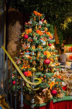 Tatil için güzel bir Noel ağacı 