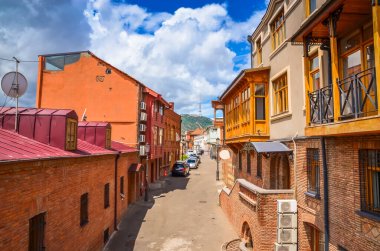 Eski Tiflis, Gürcistan 'ın tarihi merkezinin samimi sokakları