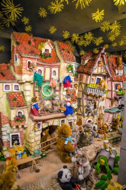 Renkli oyuncakları olan güzel bir kartpostal.